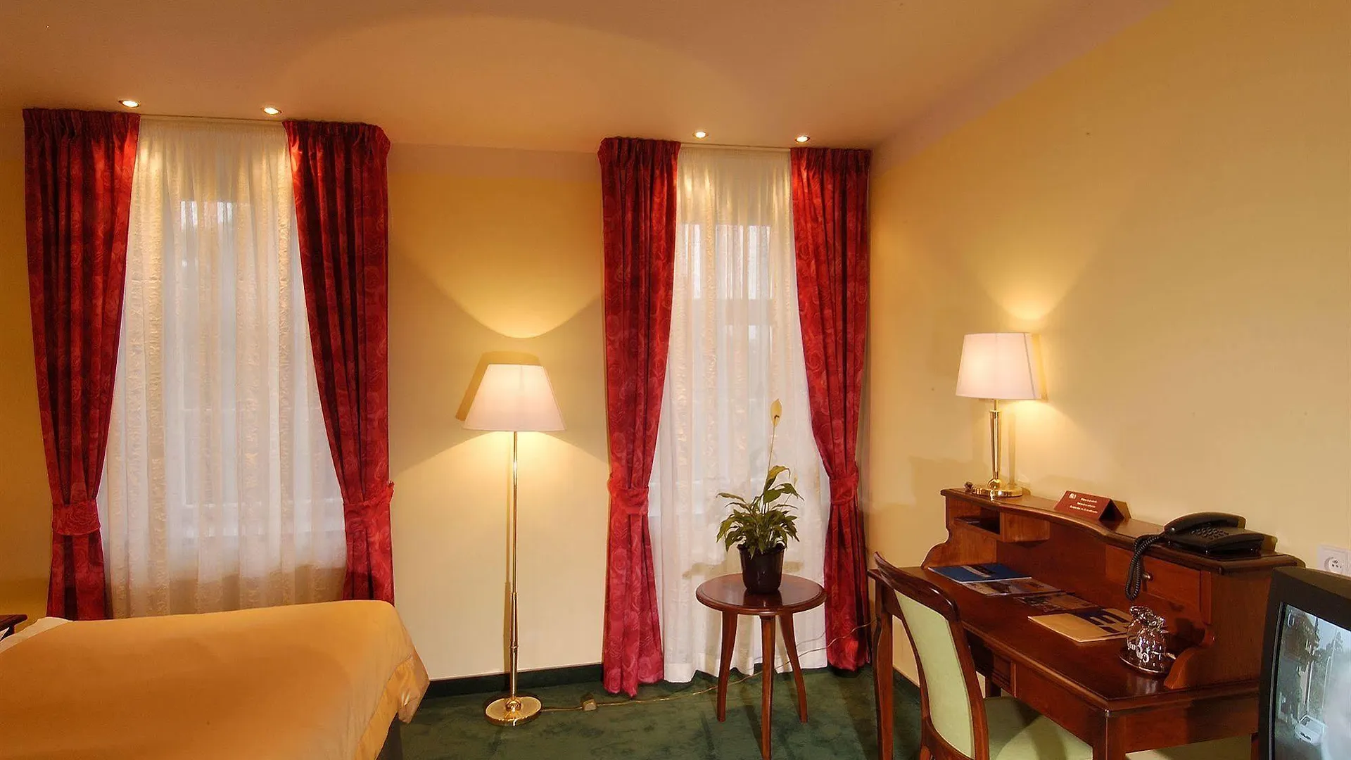 Ea Hotel Jeleni Dvur Prague Castle