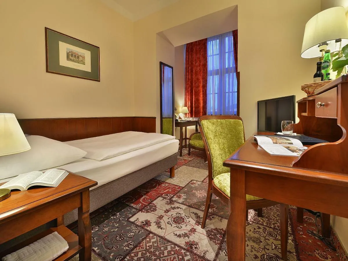 Ea Hotel Jeleni Dvur Prague Castle